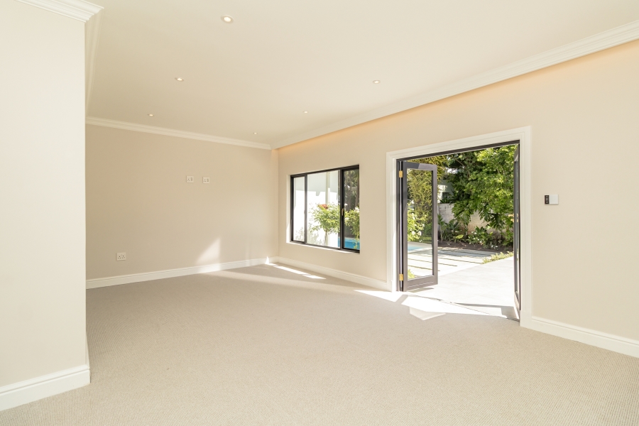 4 Bedroom Property for Sale in Fernridge Western Cape